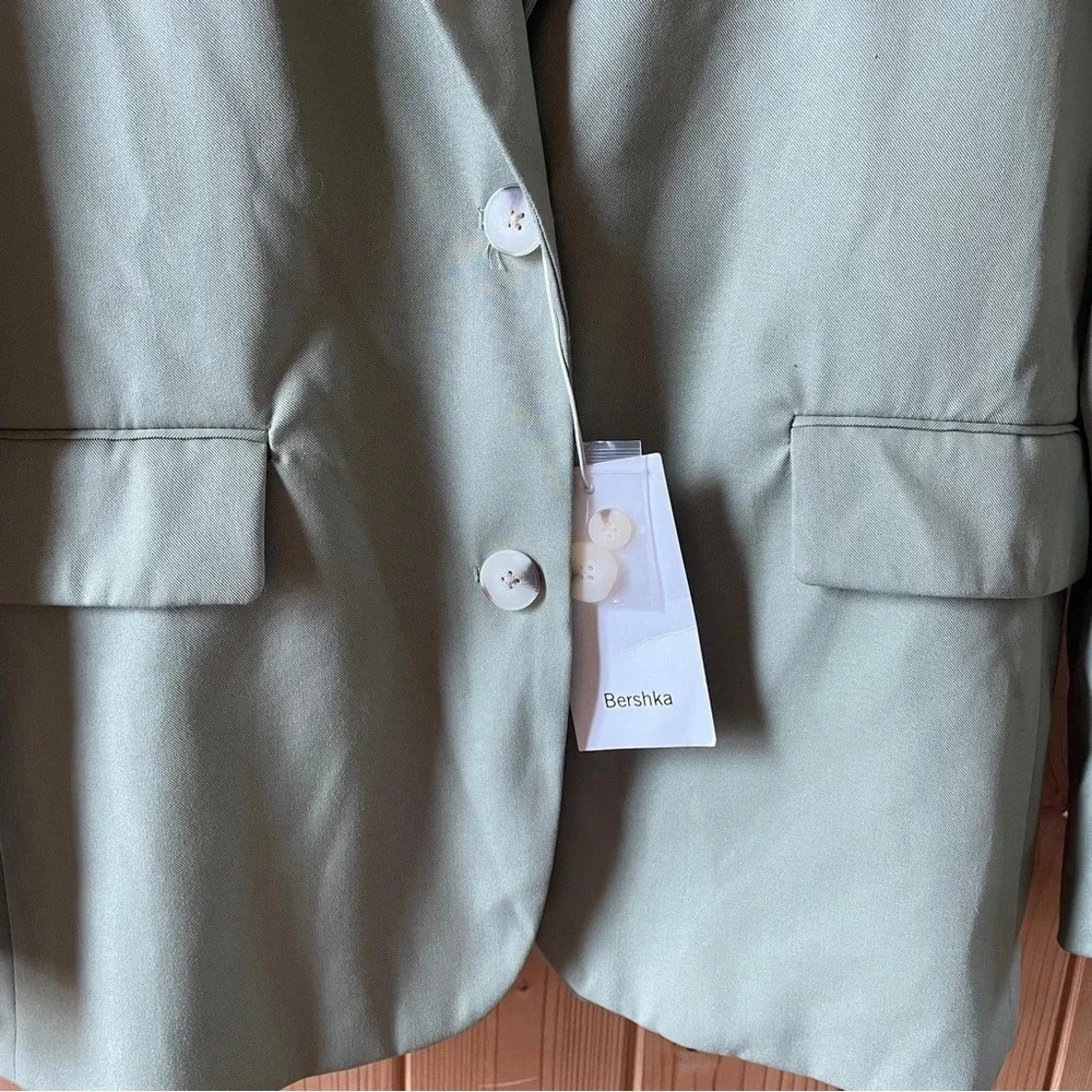 Bershka two button Blazer- Size S - Picture 4 of 9